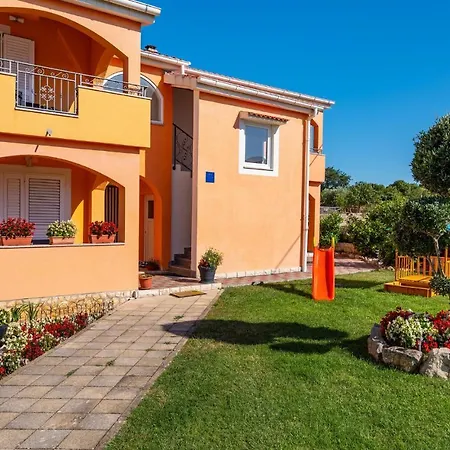 2 Bedroom Gorgeous In Podgradina * Podgradina (Posedarje)