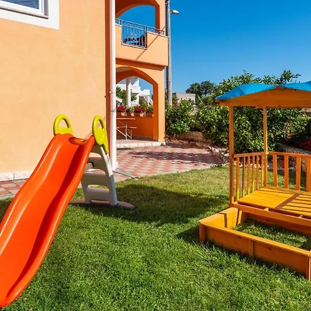 Appartamento 2 Bedroom Gorgeous In Podgradina Podgradina (Posedarje)
