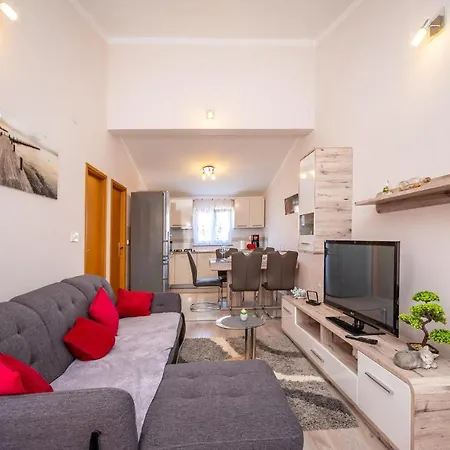 Appartamento 2 Bedroom Gorgeous In Podgradina Podgradina (Posedarje)