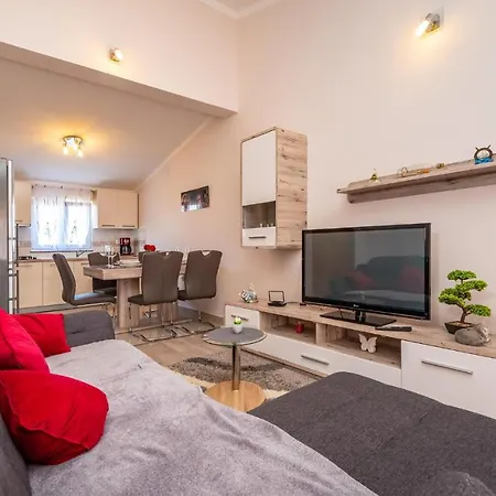 Appartamento 2 Bedroom Gorgeous In Podgradina