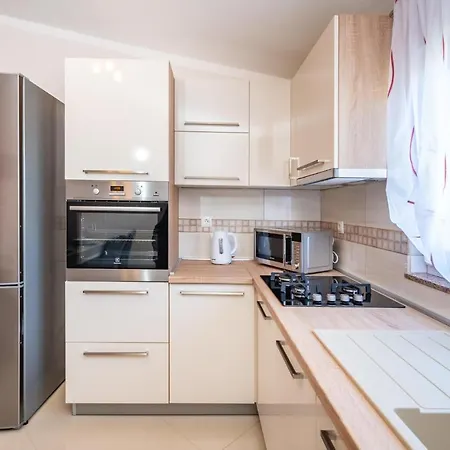 Appartamento 2 Bedroom Gorgeous In Podgradina